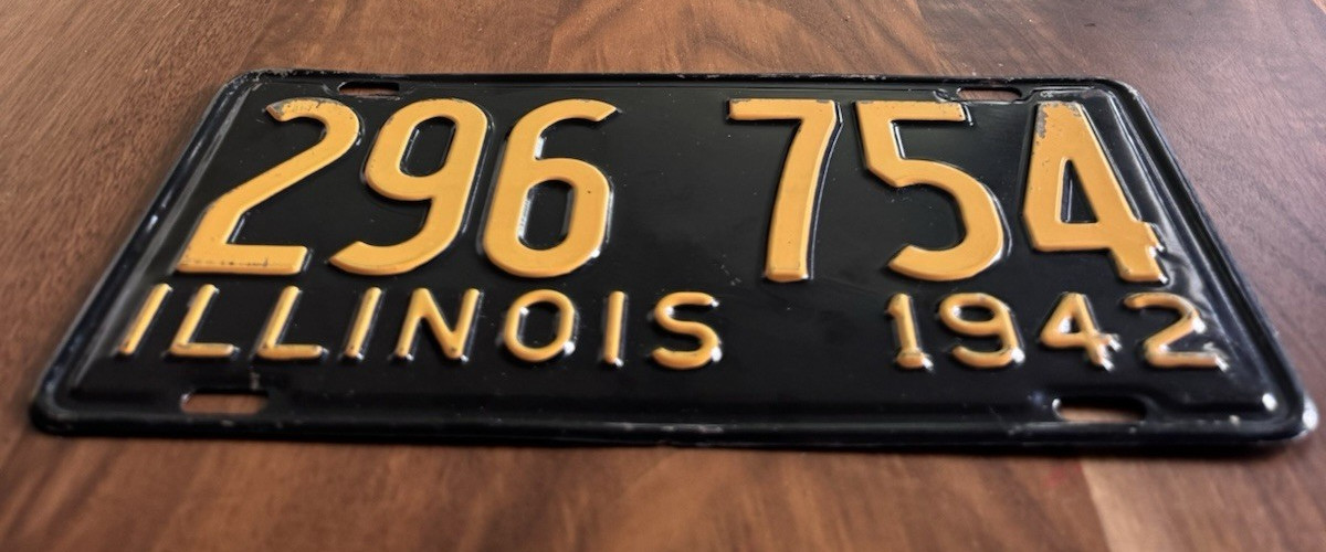 VTG 1942 Illinois Car Plate Industrial Wall Decor Americana Black Yellow USA