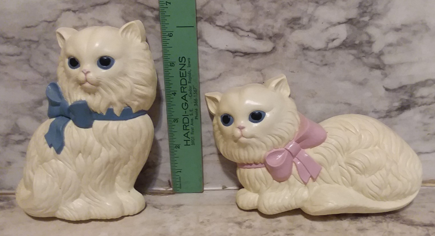 2 Vntg Homco Cat Kitten Wall Hanger Plaques White Persian w/ Blue & Pink Bow