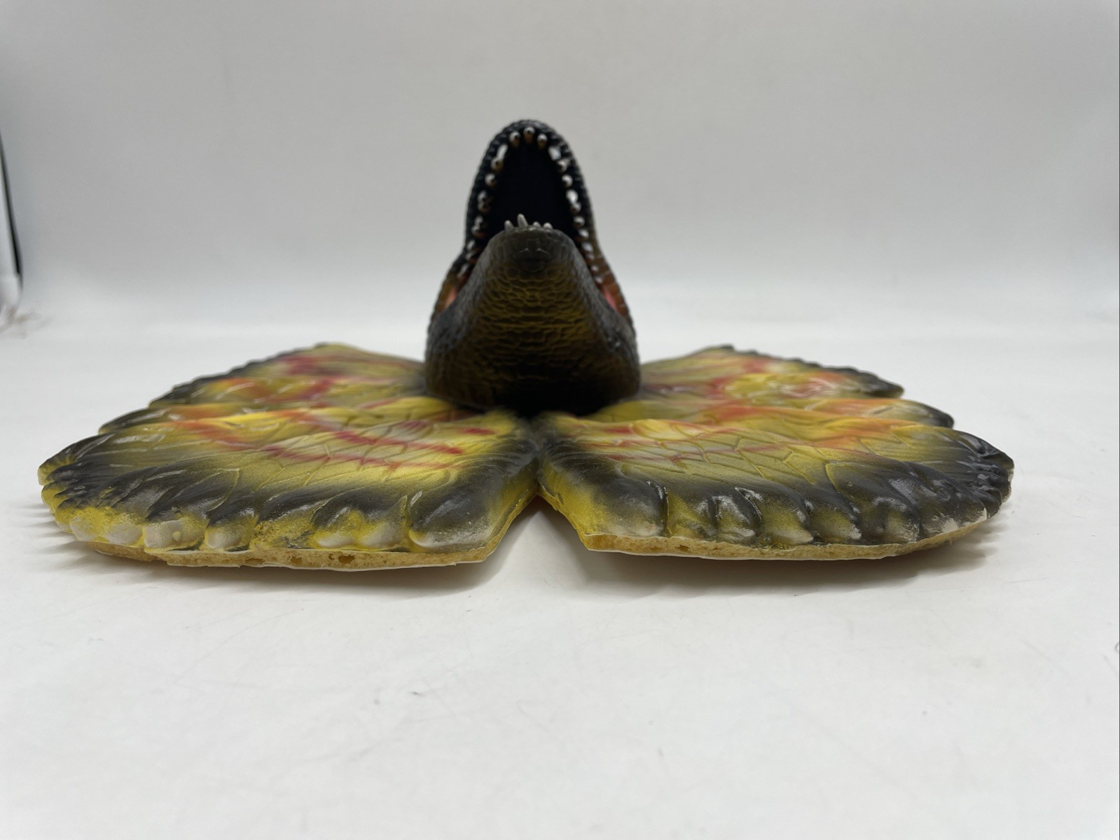 Dilophosaurus Dinosaur Head Wall Mounted Sculpture Hanging Decoration