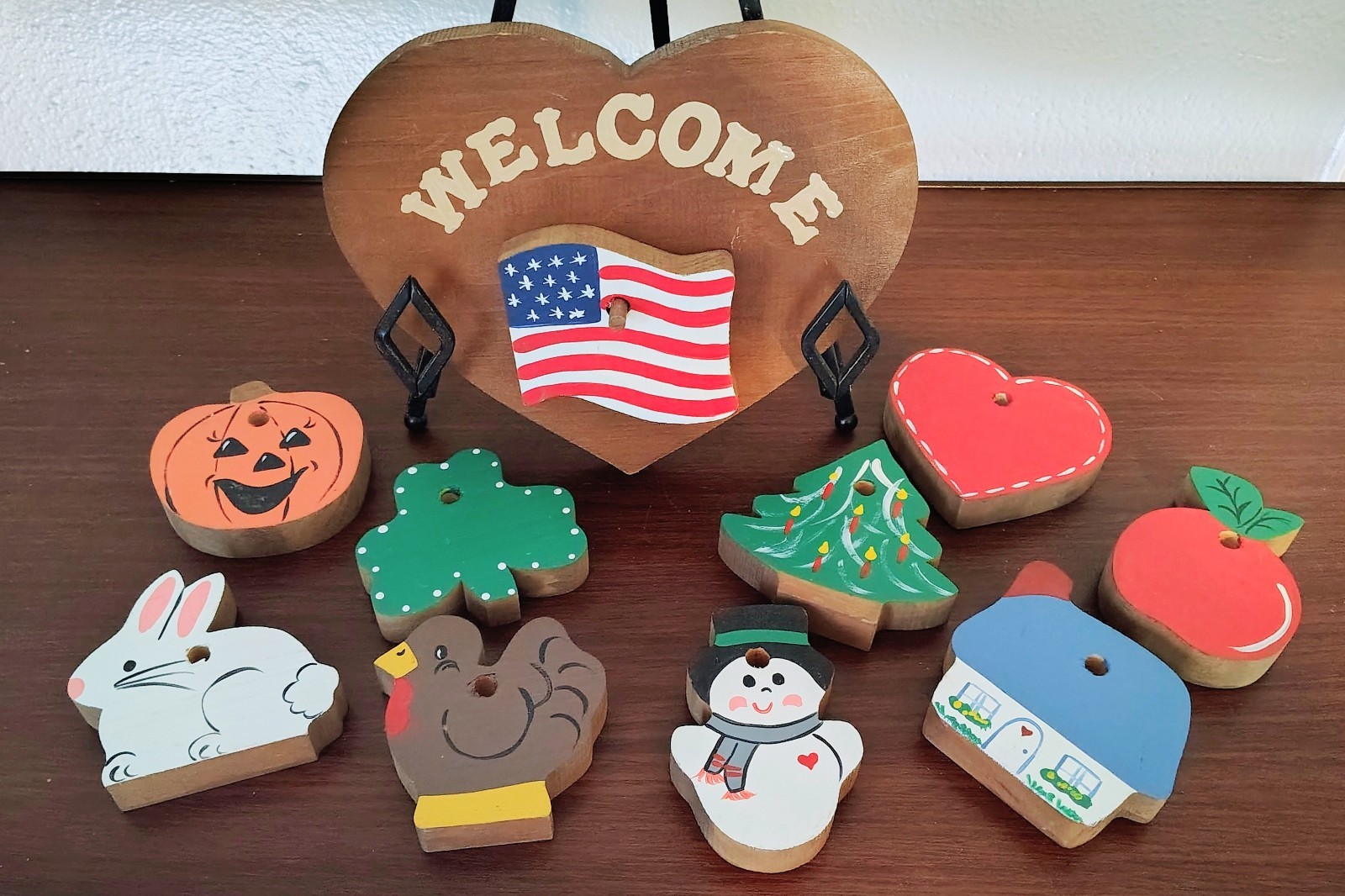 Vintage/Handmade WOOD HOLIDAY/SEASONAL-WELCOME Heart Wall Decor