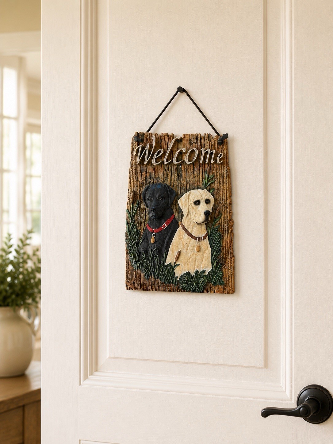 Black & Yellow Labrador Retriever Welcome Wall Plaque Rustic Faux Wood Dog Decor