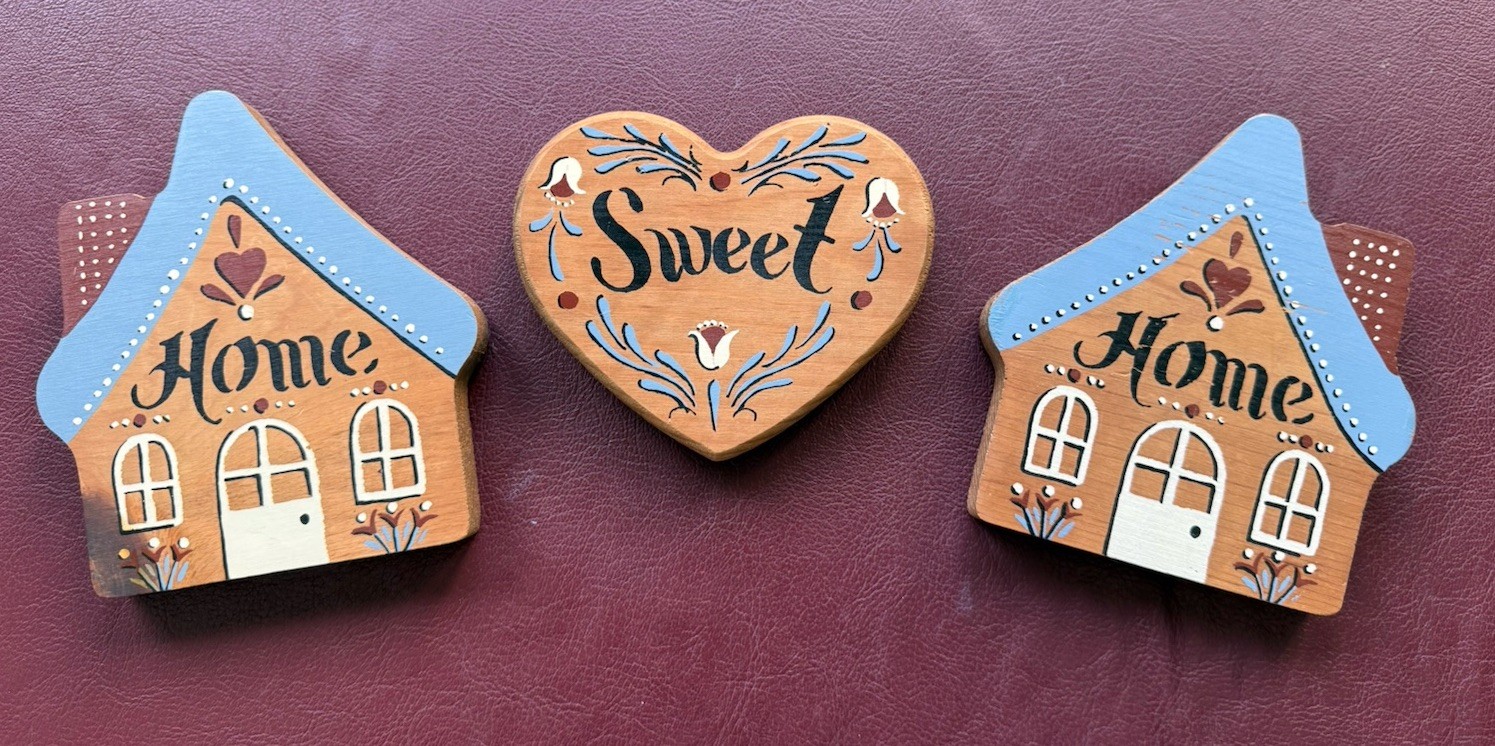 HOMECO WALL DECORATION “HOME SWEET HOME” WOODEN HOUSES HEART RUSTIC COUNTRY