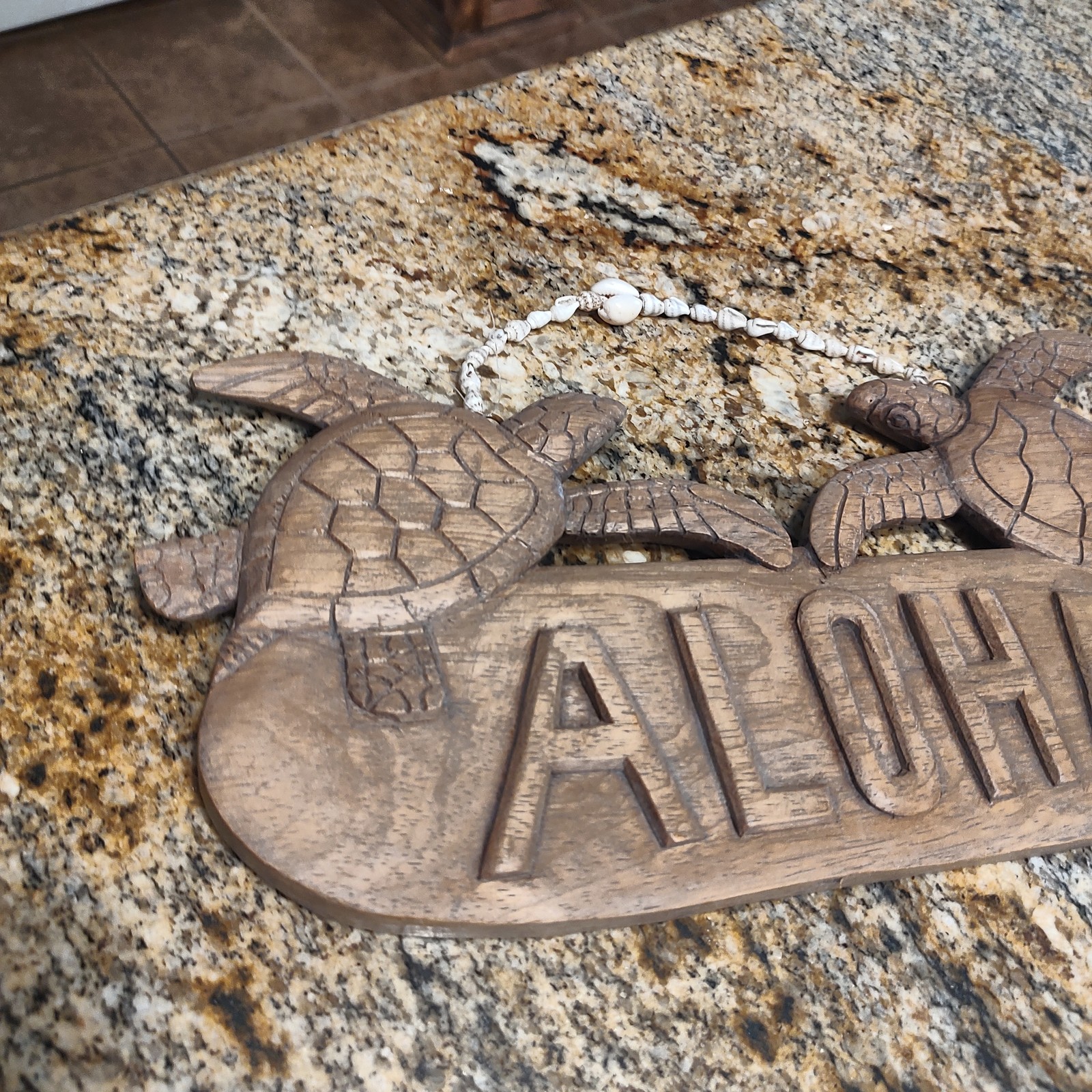 Coastal Wood Shell Wall Sign Decor 12″ x 6″ Beach House Nautical Excellent