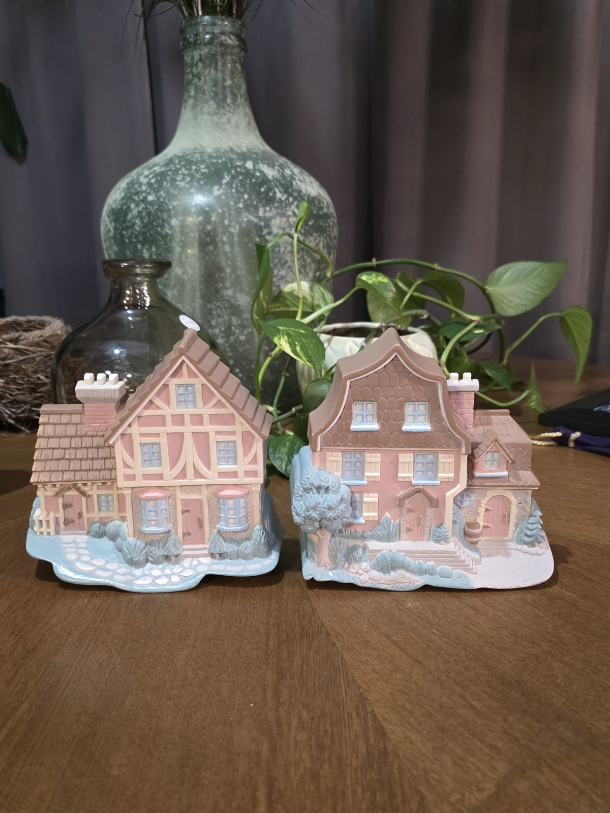 Burwood Cottage Village Wall Plaques Pair 1995 Pastel Houses Durawood 3133
