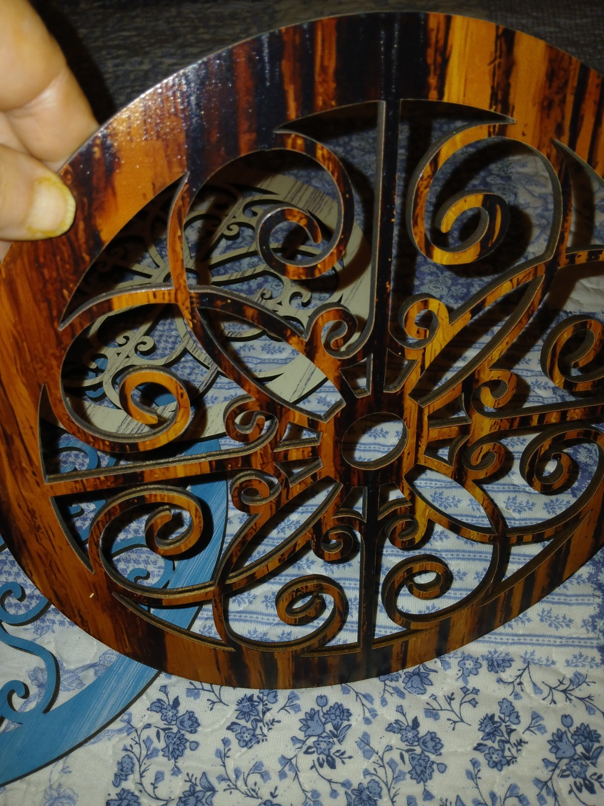 Set Of 3 Wooden Scroll Design Round Wall Decorations. 9.5″ Thin Lightweight