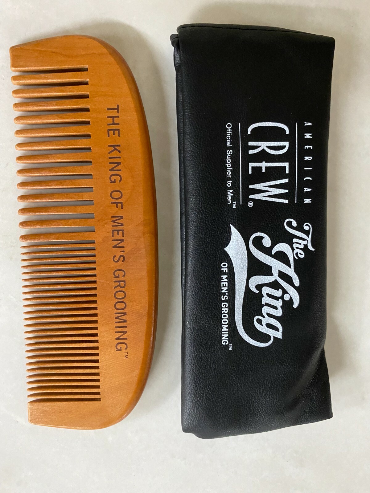 American Crew – The King – Wooden Comb & Pouch 2 pack