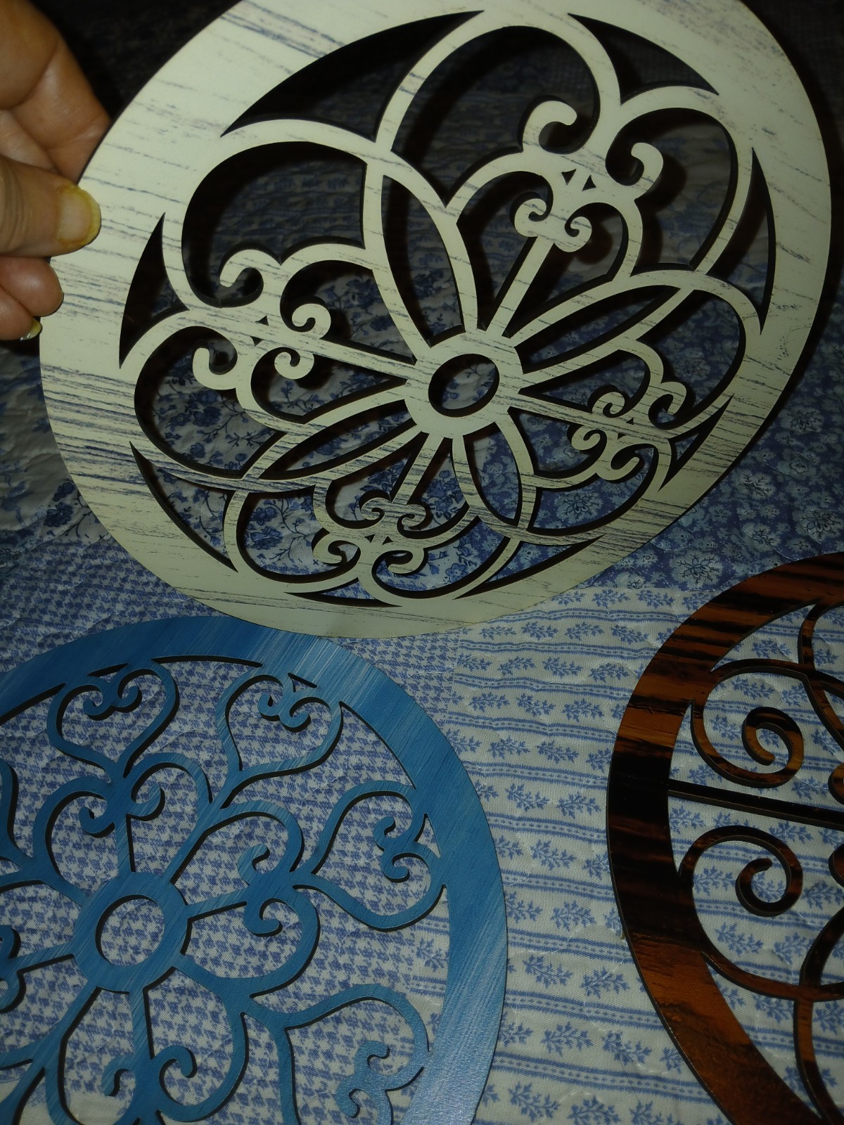 Set Of 3 Wooden Scroll Design Round Wall Decorations. 9.5″ Thin Lightweight