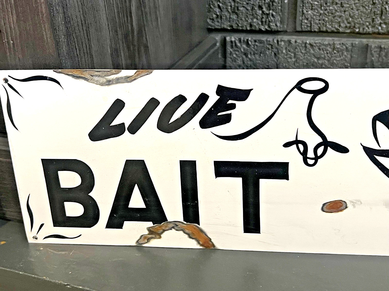 Vtg Hand Painted LIVE BAIT Fishing Worms Rusty Barn Tackle Lure Lake Store Sign