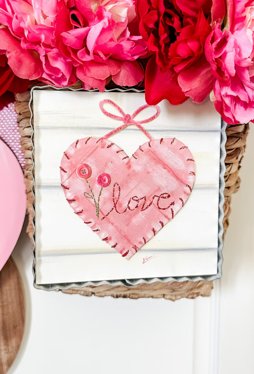 The Round Top Collection Mini Embroidered Heart Print 6x6x1