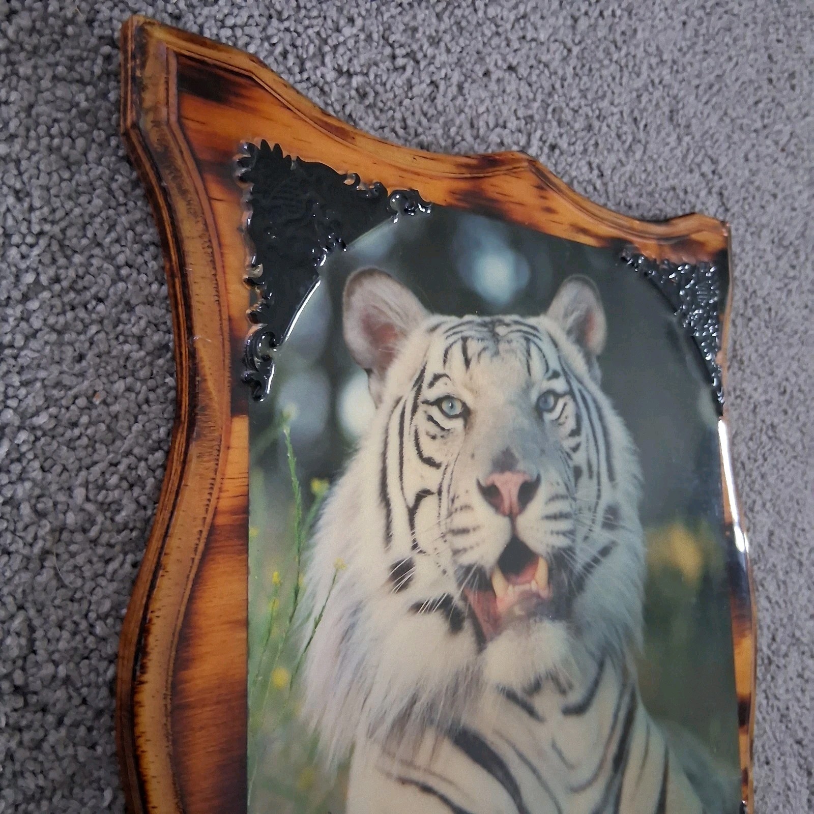 Vintage 90s White Tiger Glossy Engraved 2 Tone Wood Plaque Wall Decor 10×12″ EUC