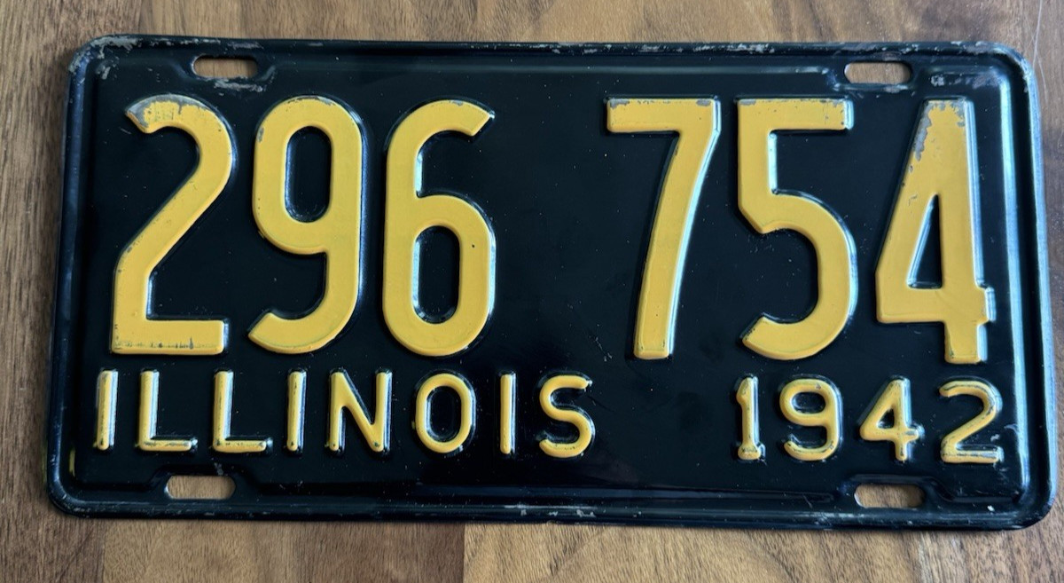 VTG 1942 Illinois Car Plate Industrial Wall Decor Americana Black Yellow USA