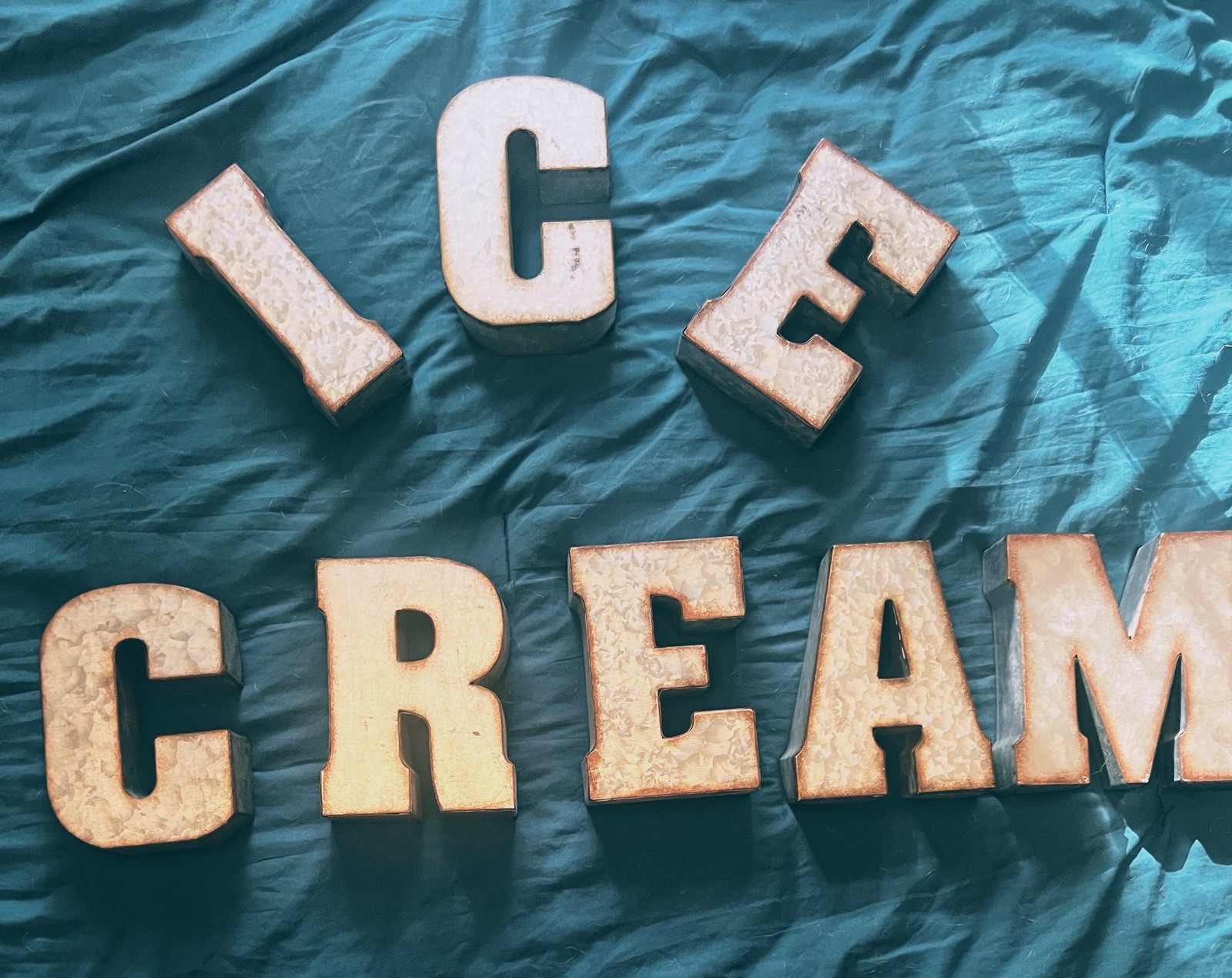 Home Accents Hobby Lobby Metal Letters-“ICE CREAM” Varying Measurements
